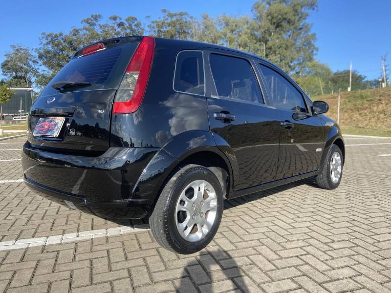 FORD - FIESTA - 2011/2011 - Preta - R$ 31.900,00