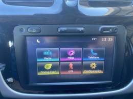 RENAULT - SANDERO - 2017/2018 - Branca - R$ 45.900,00