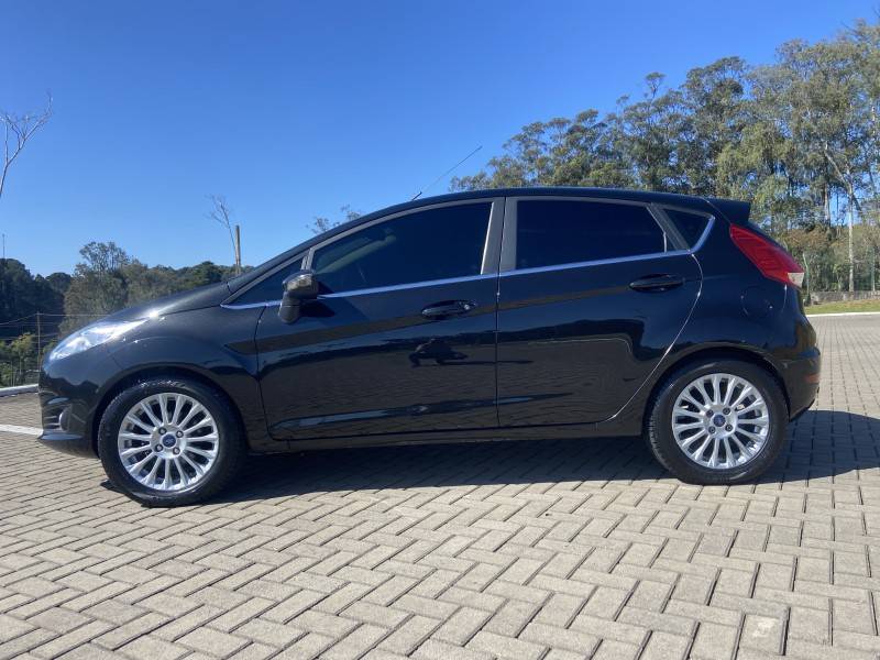 FORD - FIESTA - 2013/2014 - Preta - R$ 44.900,00