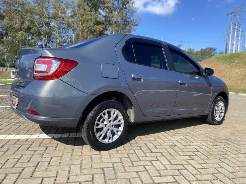 RENAULT - LOGAN - 2016/2017 - Cinza - R$ 46.900,00