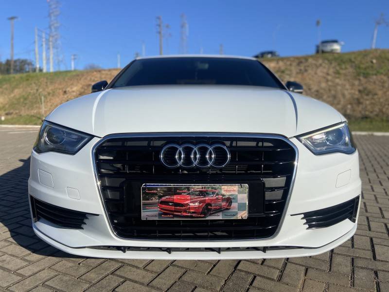 AUDI - A3 - 2016/2016 - Branca - R$ 86.900,00