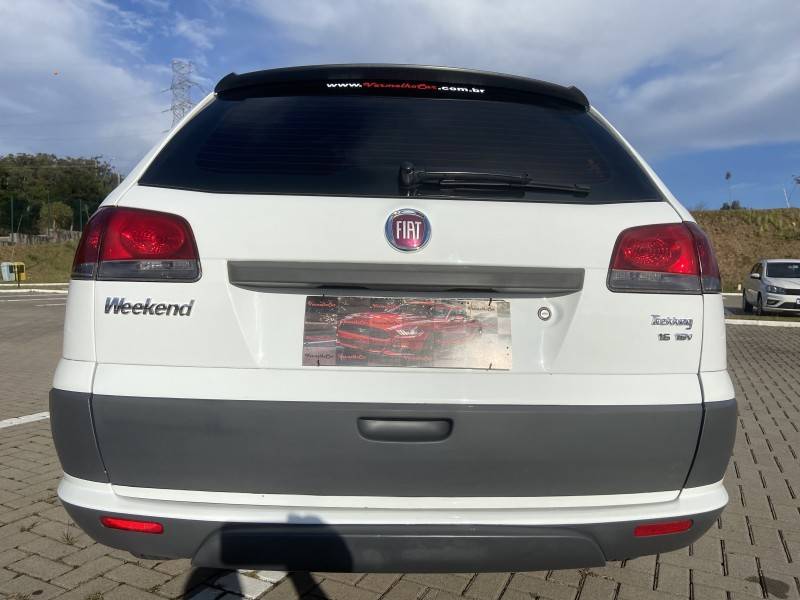 FIAT - PALIO - 2015/2015 - Branca - R$ 36.900,00