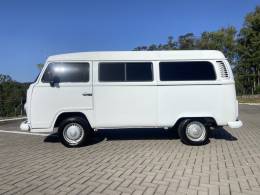 VOLKSWAGEN - KOMBI - 2004/2005 - Branca - R$ 27.900,00