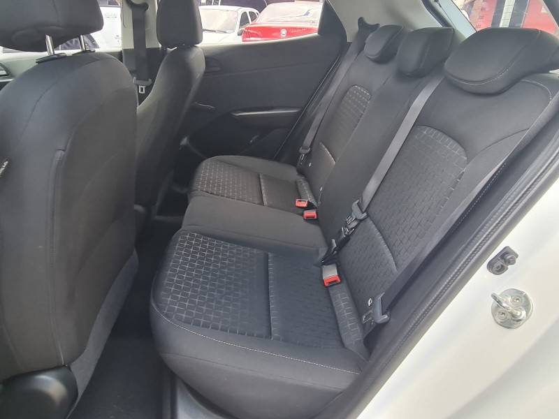 HYUNDAI - HB20 - 2023/2024 - Branca - R$ 68.900,00