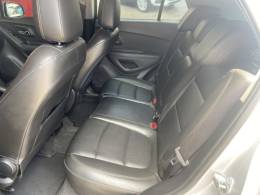 CHEVROLET - TRACKER - 2017/2018 - Prata - R$ 86.900,00