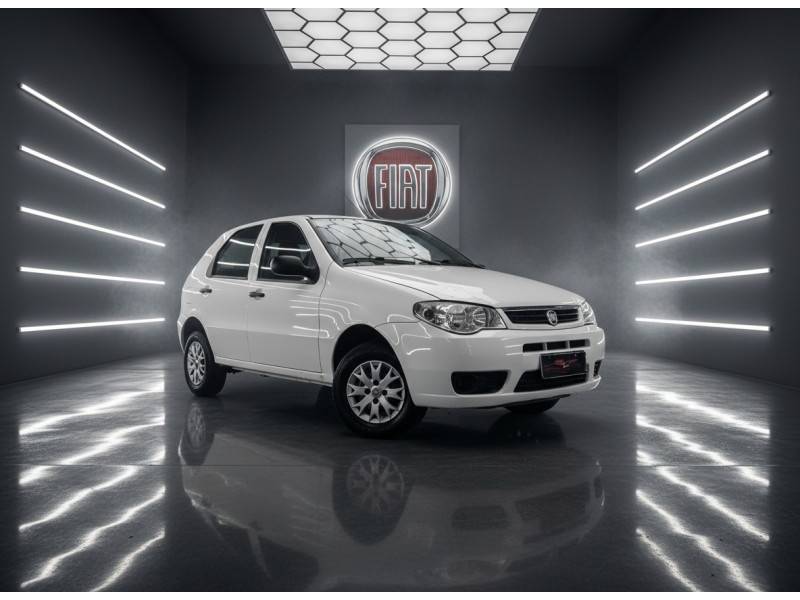 FIAT - PALIO - 2014/2015 - Branca - R$ 25.900,00
