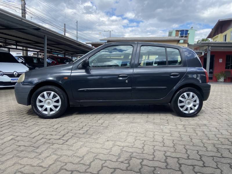 RENAULT - CLIO - 2003/2003 - Cinza - R$ 8.900,00