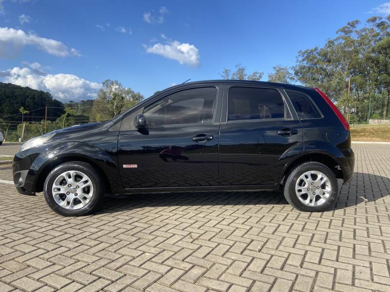 FORD - FIESTA - 2011/2011 - Preta - R$ 31.900,00