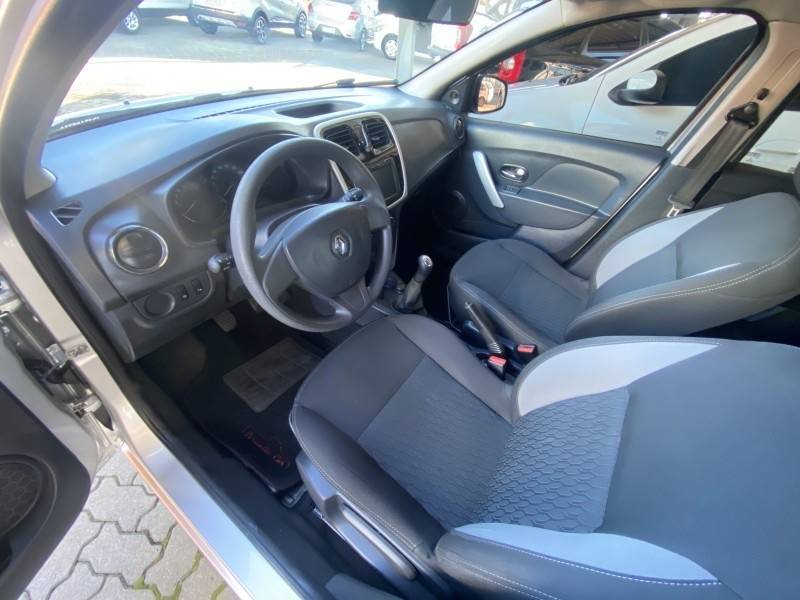 RENAULT - SANDERO - 2016/2017 - Prata - R$ 42.900,00