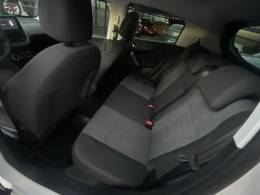 PEUGEOT - 208 - 2017/2018 - Branca - R$ 43.900,00