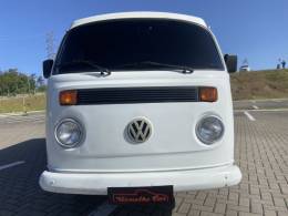 VOLKSWAGEN - KOMBI - 2004/2005 - Branca - R$ 27.900,00