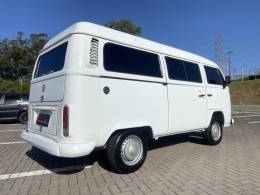 VOLKSWAGEN - KOMBI - 2004/2005 - Branca - R$ 27.900,00