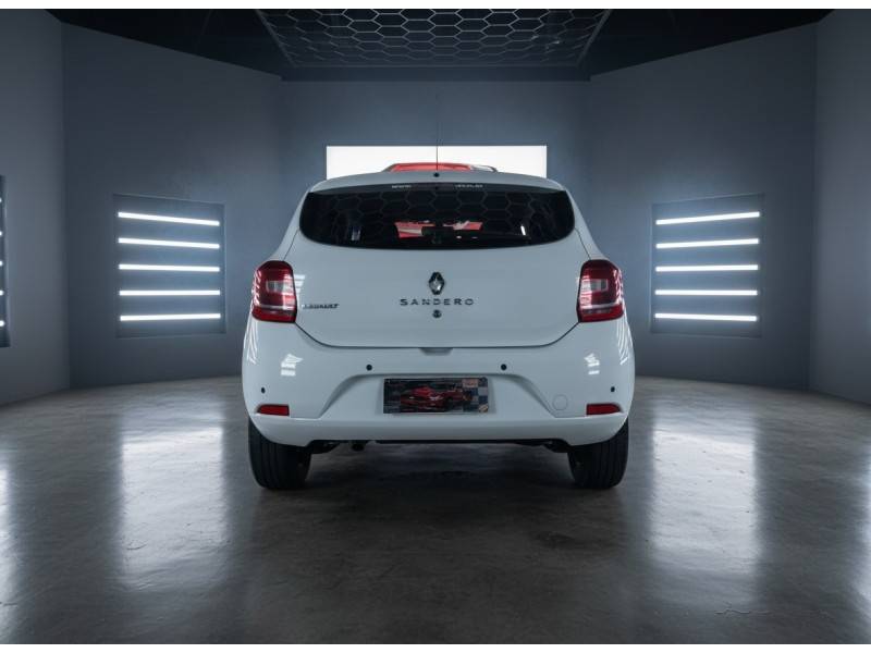 RENAULT - SANDERO - 2017/2018 - Branca - Sob Consulta