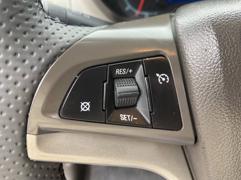 CHEVROLET - SPIN - 2013/2014 - Cinza - R$ 55.900,00