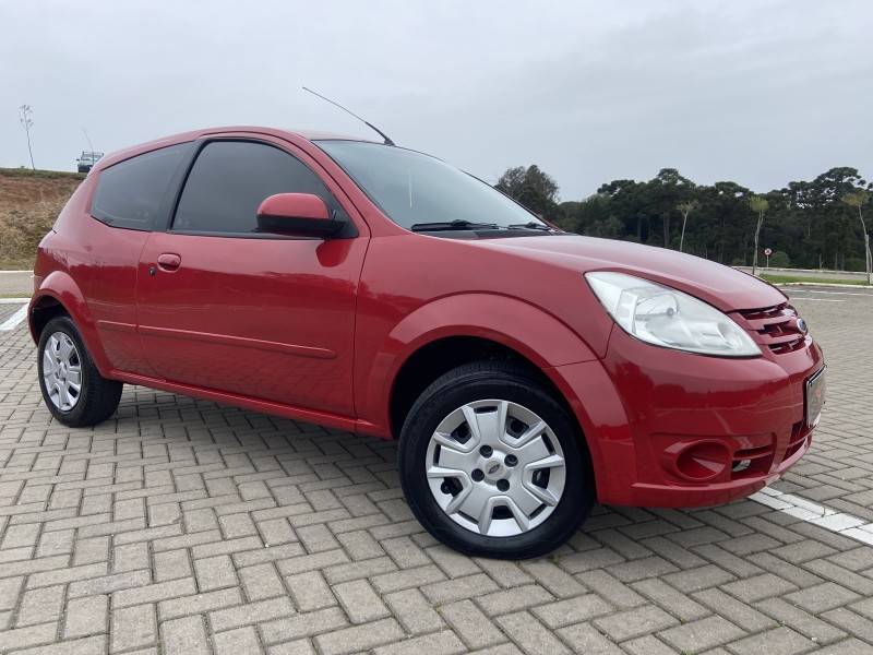 FORD - KA - 2010/2011 - Vermelha - R$ 25.900,00
