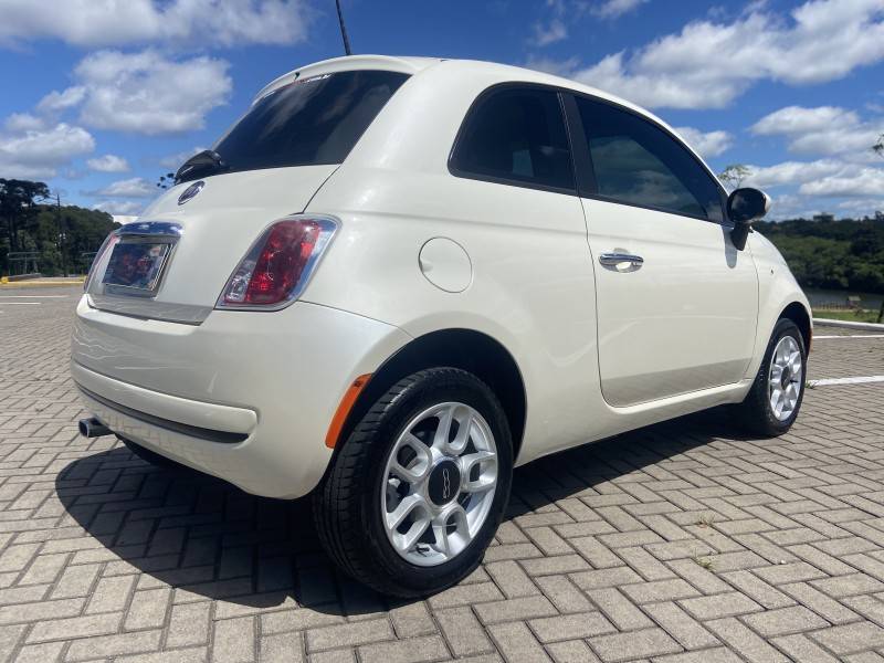 FIAT - 500 - 2011/2012 - Branca - R$ 43.900,00