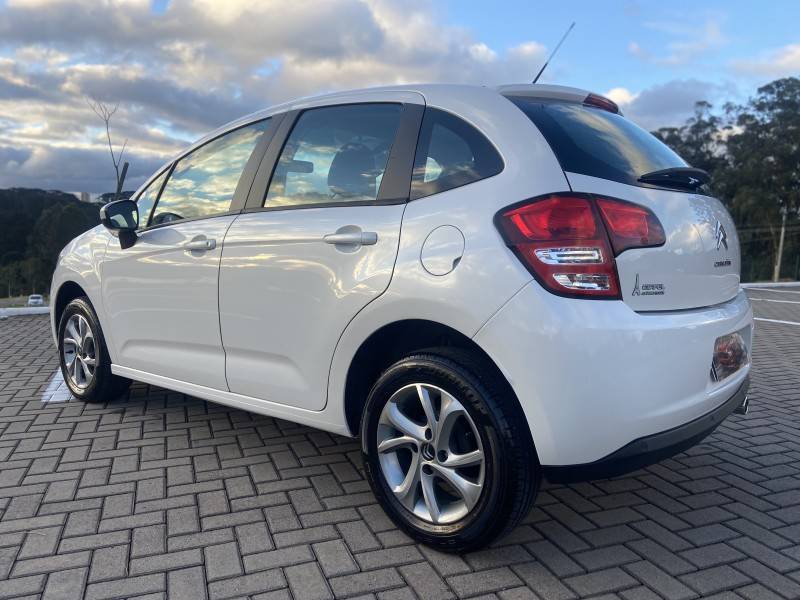 CITROËN - C3 - 2016/2017 - Branca - R$ 56.900,00