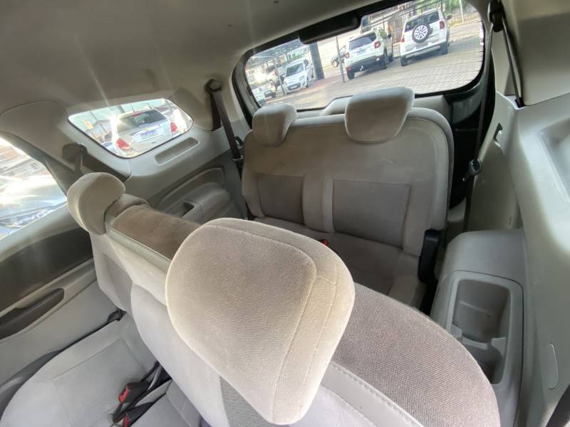 CHEVROLET - SPIN - 2013/2014 - Cinza - R$ 55.900,00