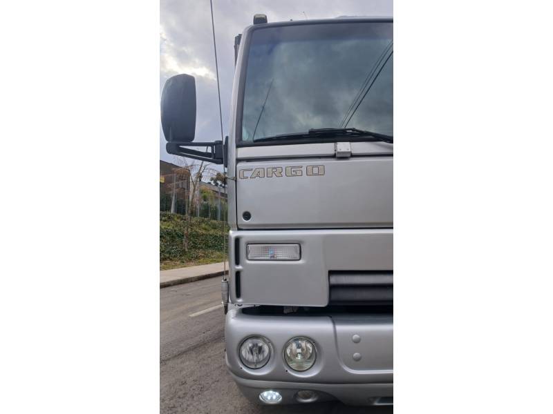 FORD - CARGO 815 - 2009/2009 - Prata - R$ 185.900,00