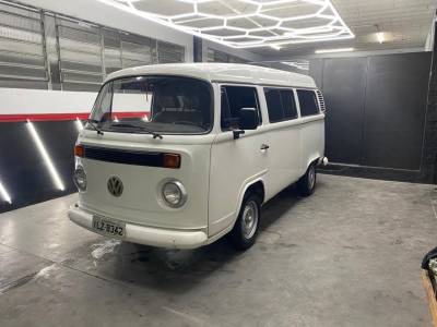 VOLKSWAGEN - KOMBI - 2004/2005 - Branca - R$ 29.900,00