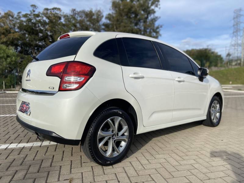 CITROËN - C3 - 2013/2014 - Branca - R$ 39.900,00