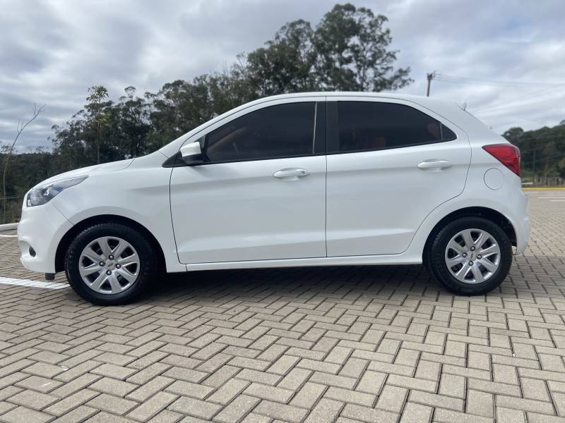 FORD - KA - 2017/2018 - Branca - R$ 44.900,00