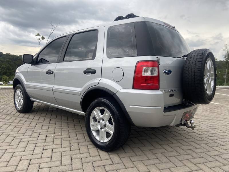 FORD - ECOSPORT - 2005/2006 - Prata - R$ 30.900,00