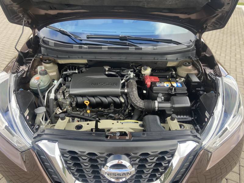 NISSAN - KICKS - 2017/2018 - Marrom - R$ 84.900,00