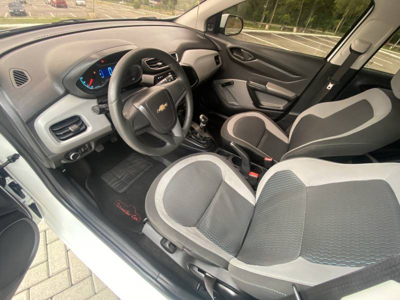 CHEVROLET - ONIX - 2014/2014 - Branca - R$ 36.900,00