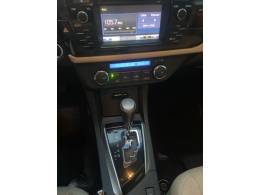 TOYOTA - COROLLA - 2015/2016 - Cinza - R$ 92.900,00