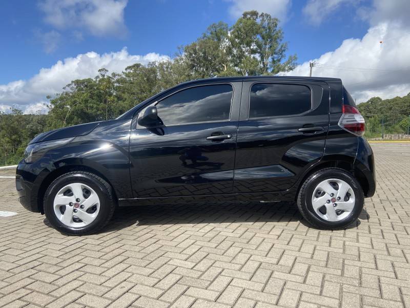 FIAT - MOBI - 2018/2019 - Preta - R$ 41.900,00