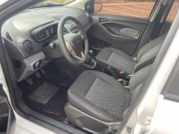 FORD - KA - 2017/2018 - Branca - R$ 44.900,00