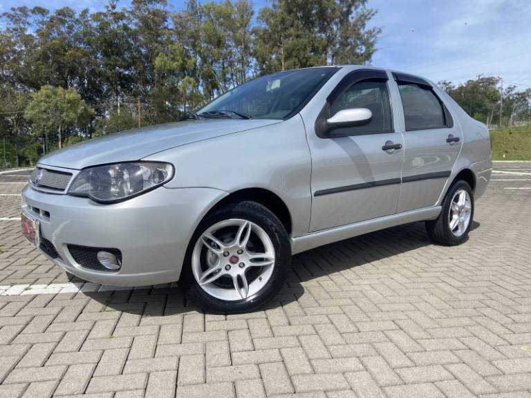 FIAT - SIENA - 2006/2007 - Prata - R$ 27.900,00