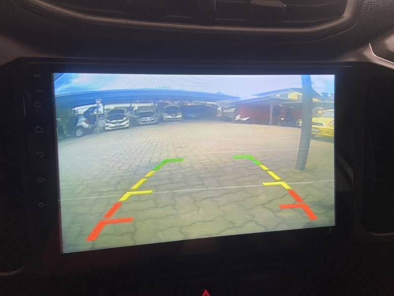 CHEVROLET - ONIX - 2014/2014 - Branca - R$ 36.900,00