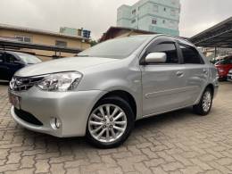 TOYOTA - ETIOS - 2012/2014 - Prata - R$ 37.900,00