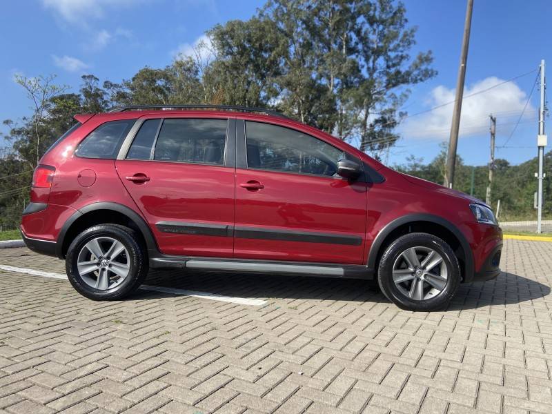 VOLKSWAGEN - SPACE CROSS - 2011/2012 - Vinho - R$ 41.900,00