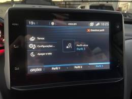 PEUGEOT - 208 - 2017/2018 - Branca - R$ 43.900,00