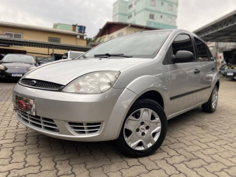 FORD - FIESTA - 2004/2004 - Prata - R$ 22.900,00