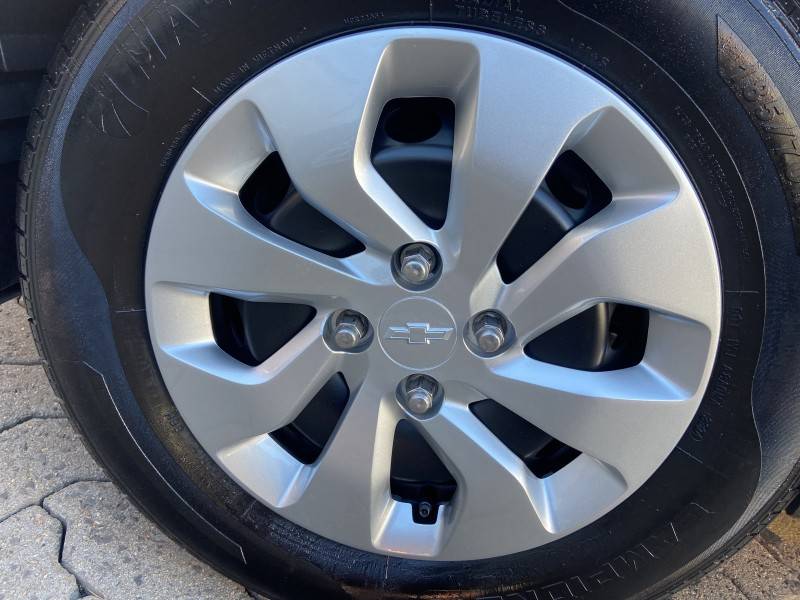 CHEVROLET - ONIX - 2019/2019 - Prata - R$ 48.900,00