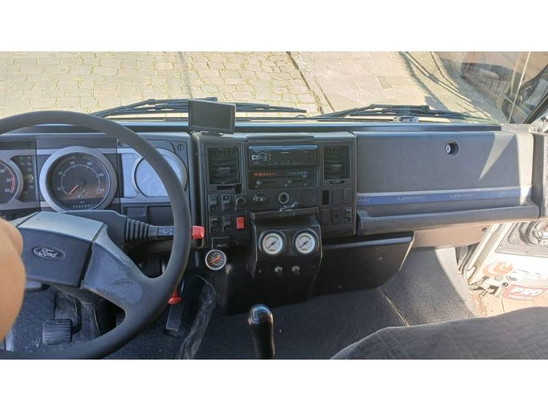 FORD - CARGO 815 - 2009/2009 - Prata - R$ 185.900,00