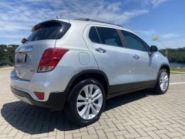 CHEVROLET - TRACKER - 2017/2018 - Prata - R$ 89.900,00