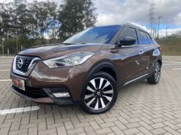 NISSAN - KICKS - 2017/2018 - Marrom - R$ 84.900,00