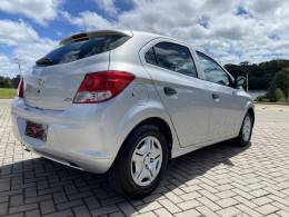 CHEVROLET - ONIX - 2017/2018 - Prata - R$ 46.900,00