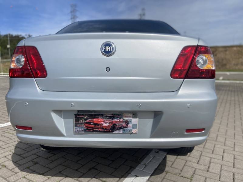 FIAT - SIENA - 2006/2007 - Prata - R$ 27.900,00