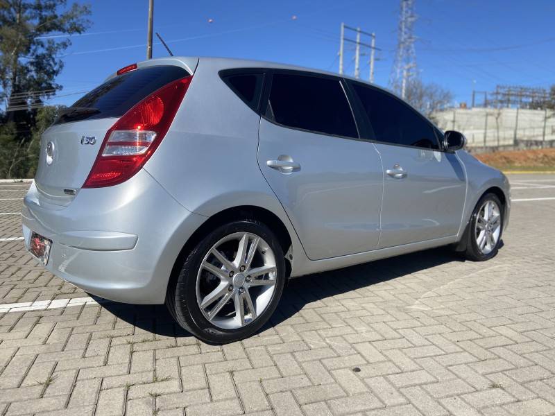 HYUNDAI - I30 - 2009/2010 - Prata - R$ 42.900,00