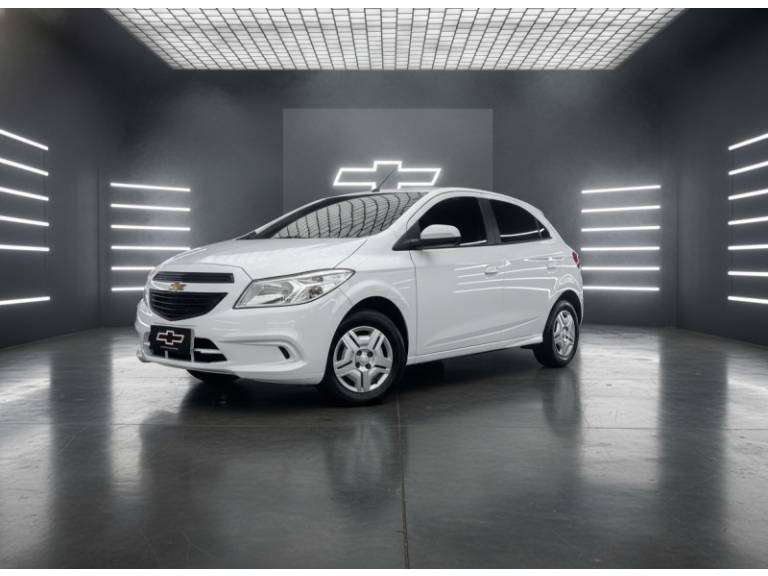 CHEVROLET - ONIX - 2014/2014 - Branca - R$ 36.900,00