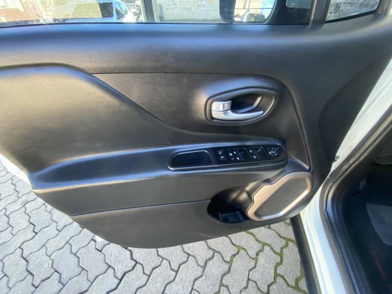 JEEP - RENEGADE - 2017/2018 - Branca - R$ 86.900,00