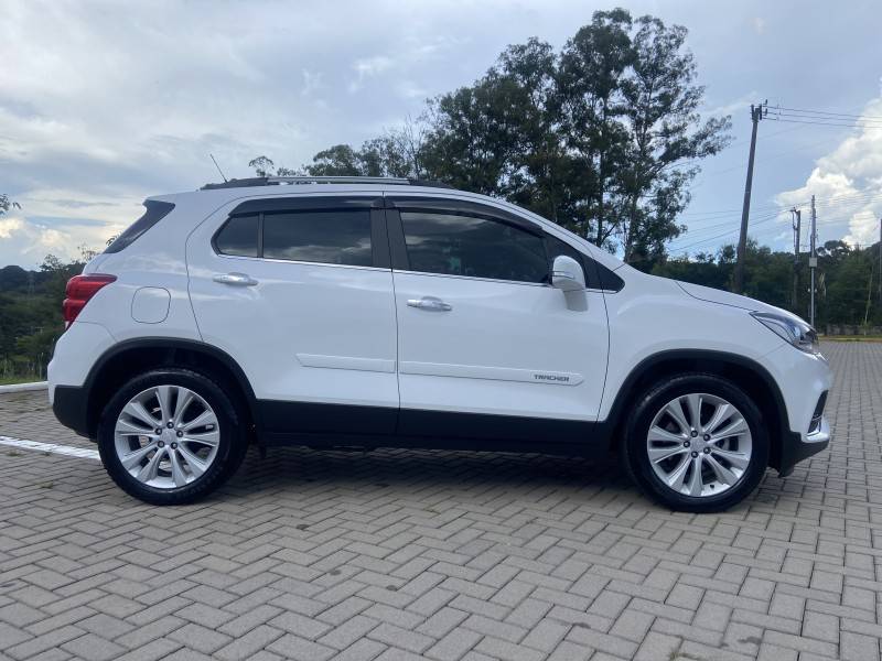 CHEVROLET - TRACKER - 2018/2018 - Branca - R$ 90.900,00