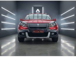 RENAULT - SANDERO - 2013/2014 - Vermelha - R$ 43.900,00