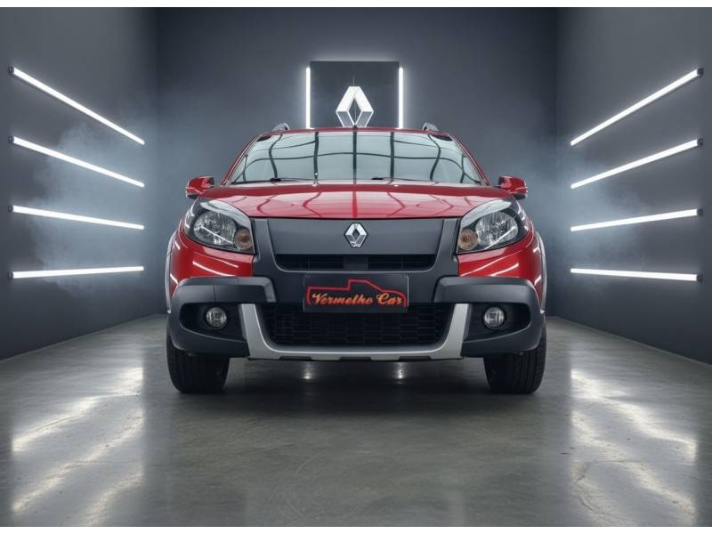 RENAULT - SANDERO - 2013/2014 - Vermelha - R$ 43.900,00